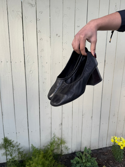 2000s CELINE Phoebe Philo Era Black Leather Pumps (37.5)