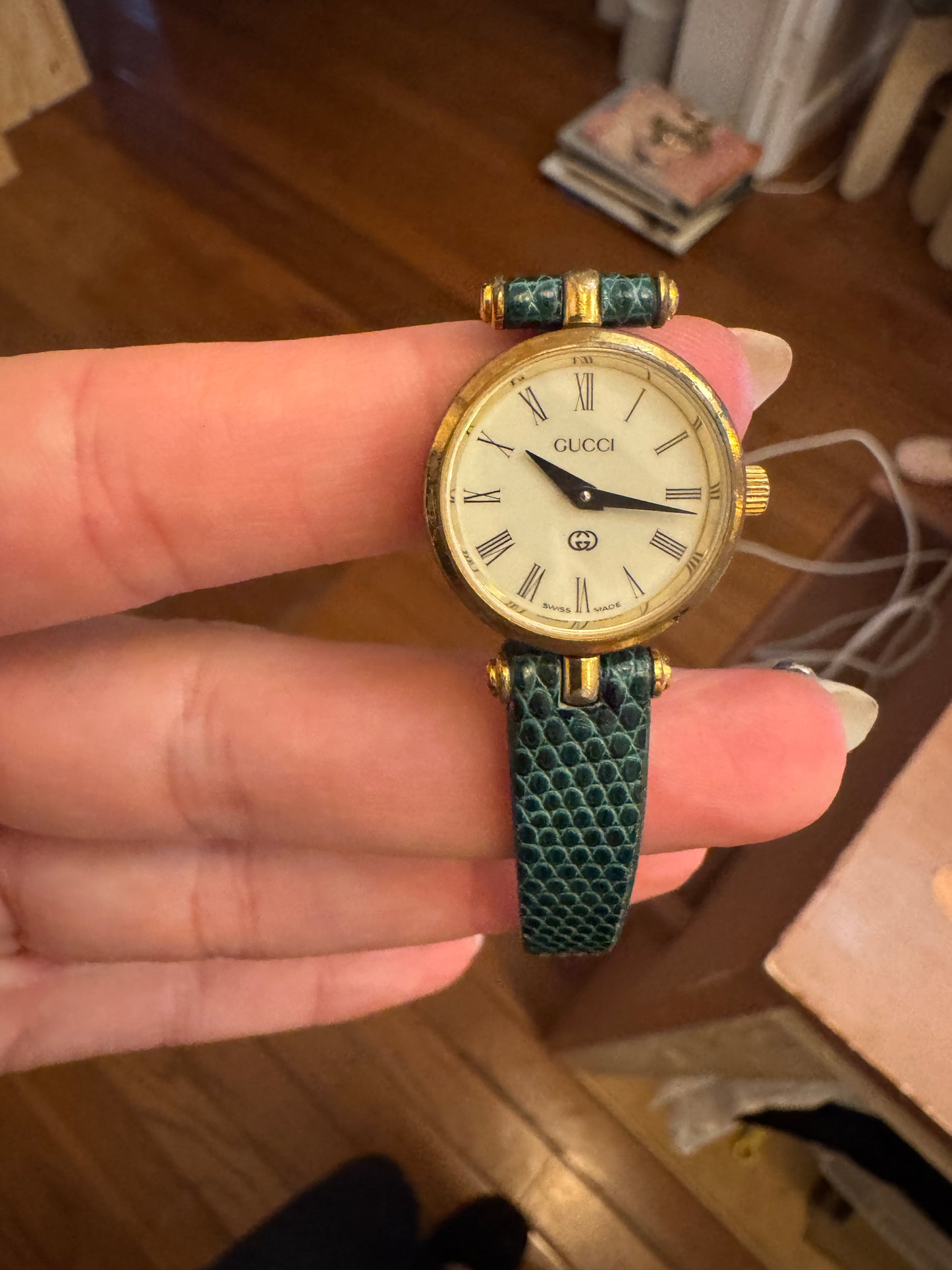 90s GUCCI 2000L Sherry Line Watch w/Green Leather Band