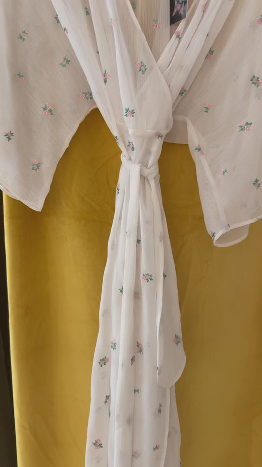 VTG White Chiffon Floral Embroidered Duster