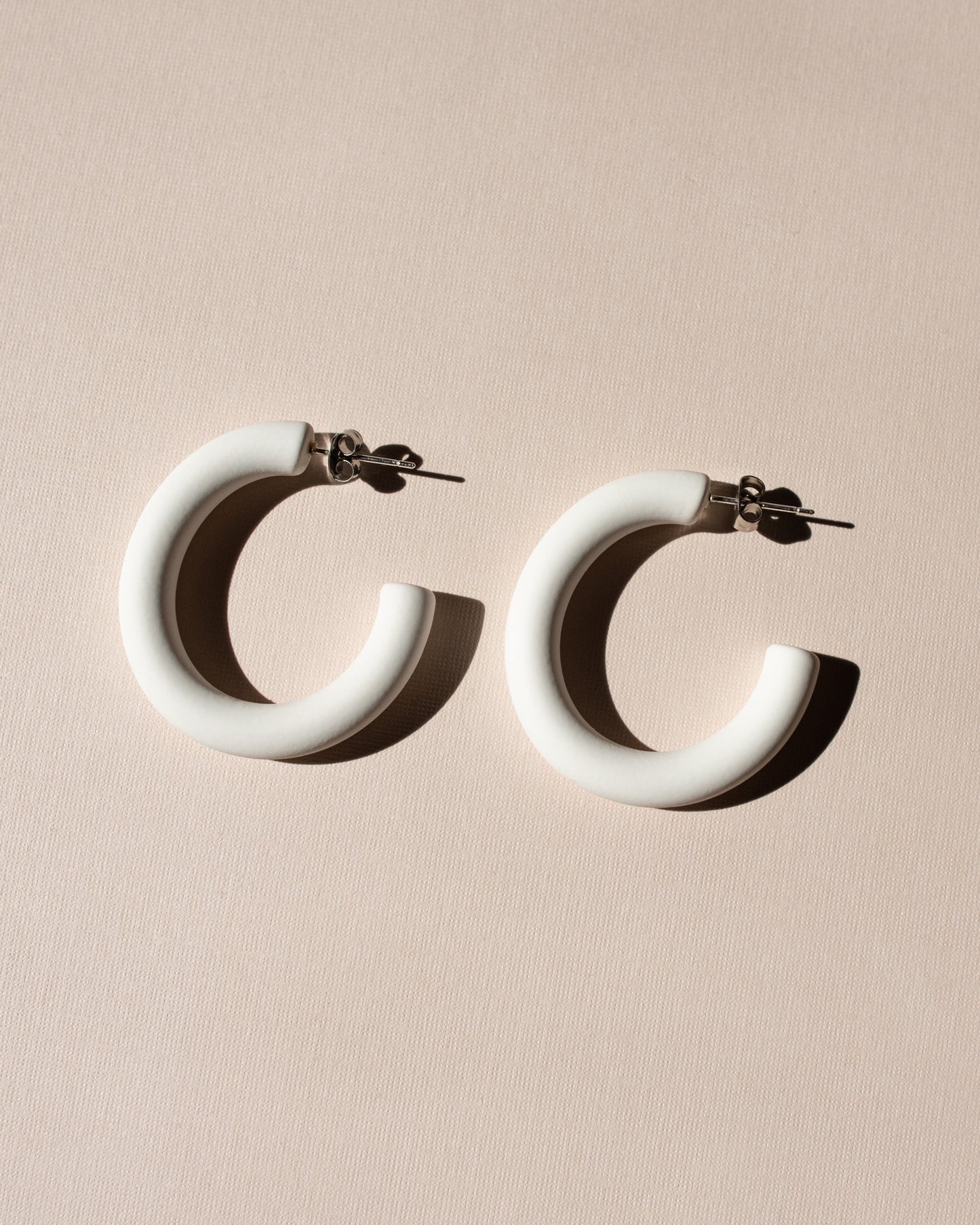 SS925 Louise Hoops in Alabaster